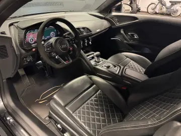 R8 5.2 FSI V10 Quattro Performace EVO   CARBON