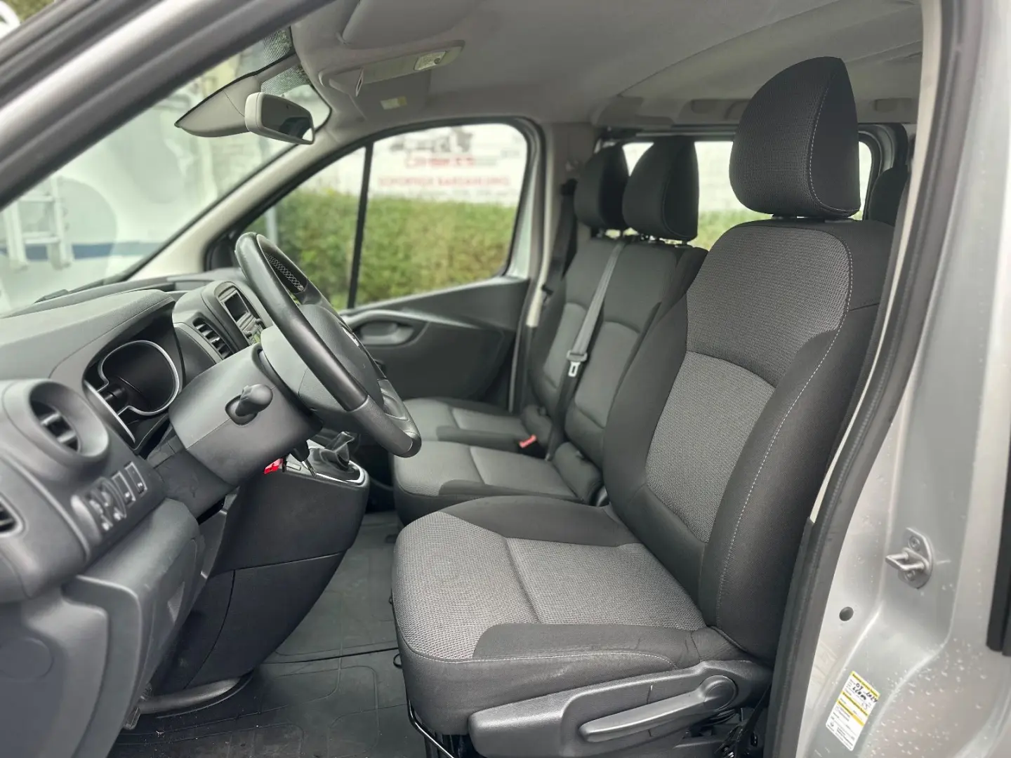 Trafic  L1H1 2 8t Life 9-Sitzer 1.Hand Klima