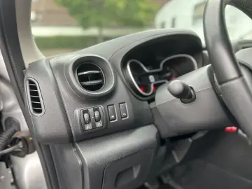 Trafic  L1H1 2 8t Life 9-Sitzer 1.Hand Klima