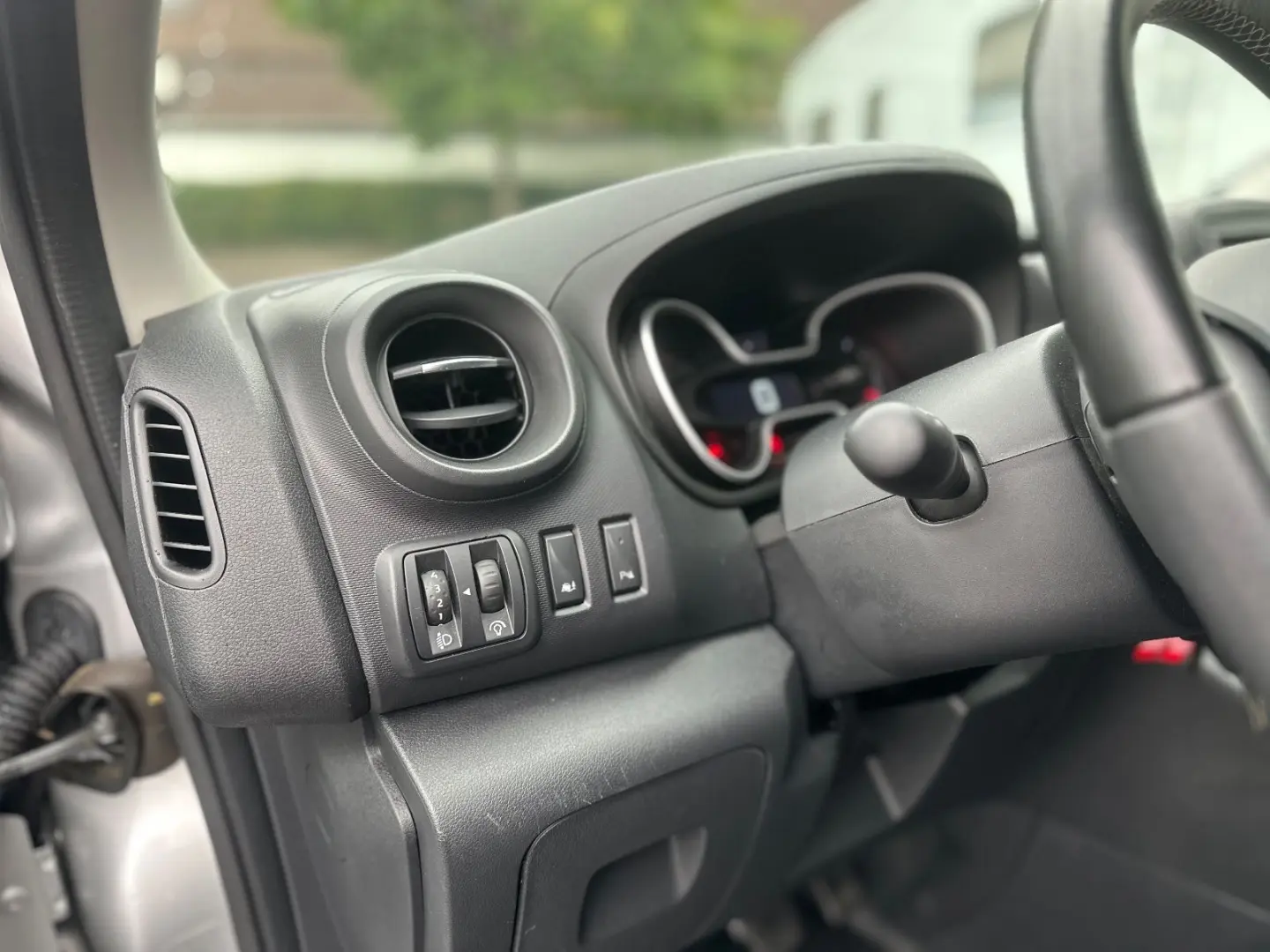 Trafic  L1H1 2 8t Life 9-Sitzer 1.Hand Klima