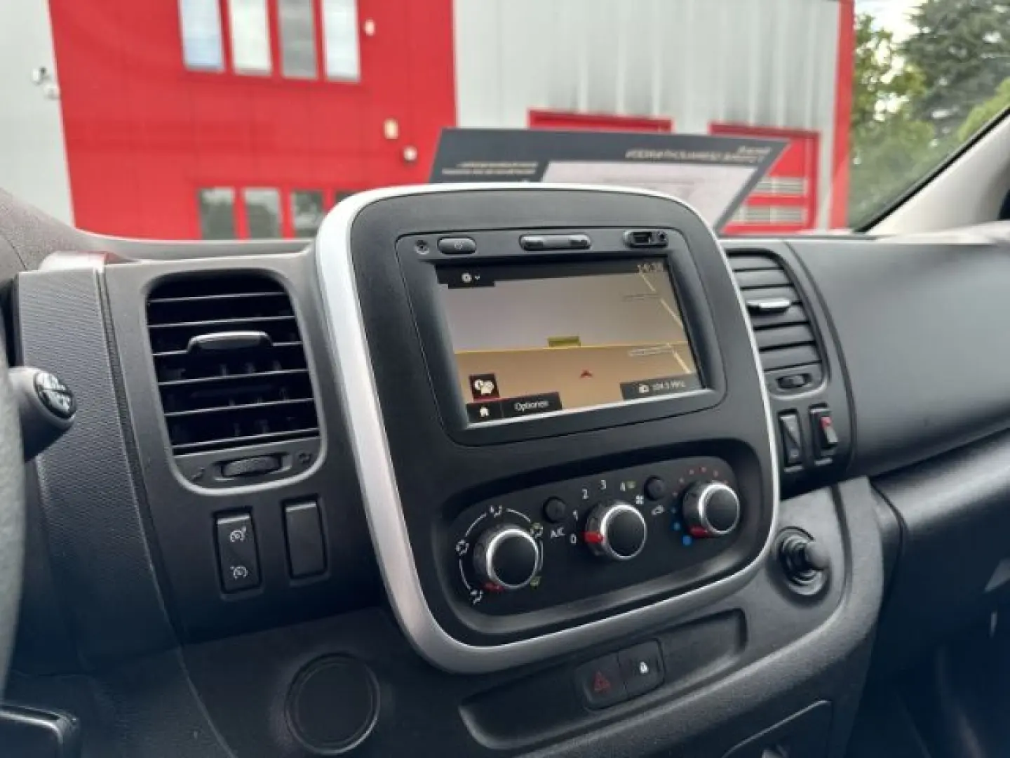 Trafic Combi L1H1 2 8t Life 2.0 dCi 120 EU6d-T