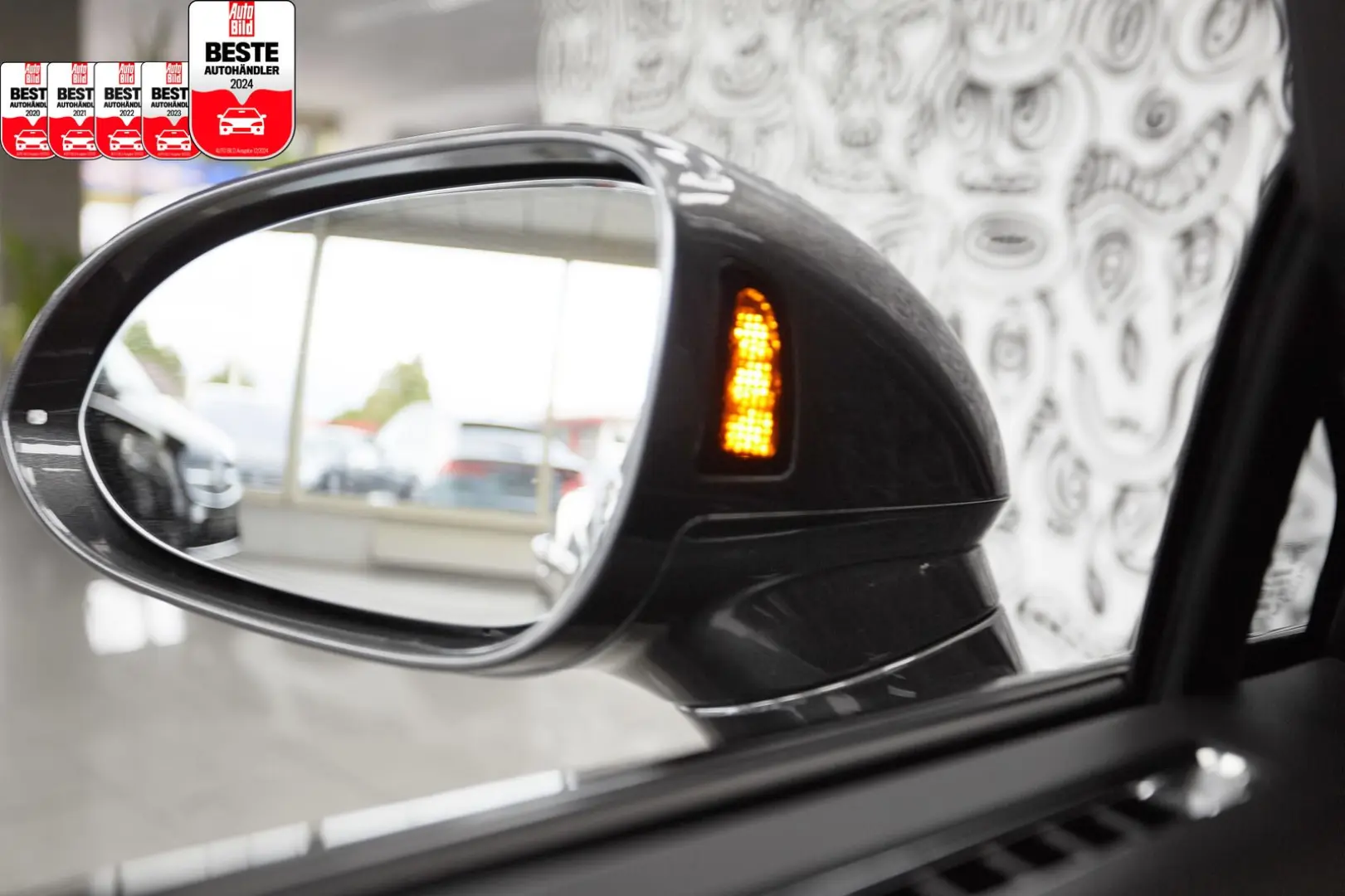 Flying Spur V8 FIRST EDITION MULLINER ROTATING-D