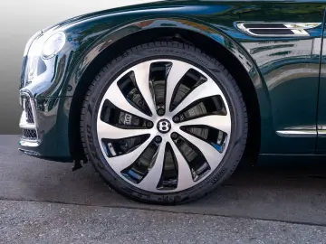 Flying Spur V8   Bentley Nürnberg