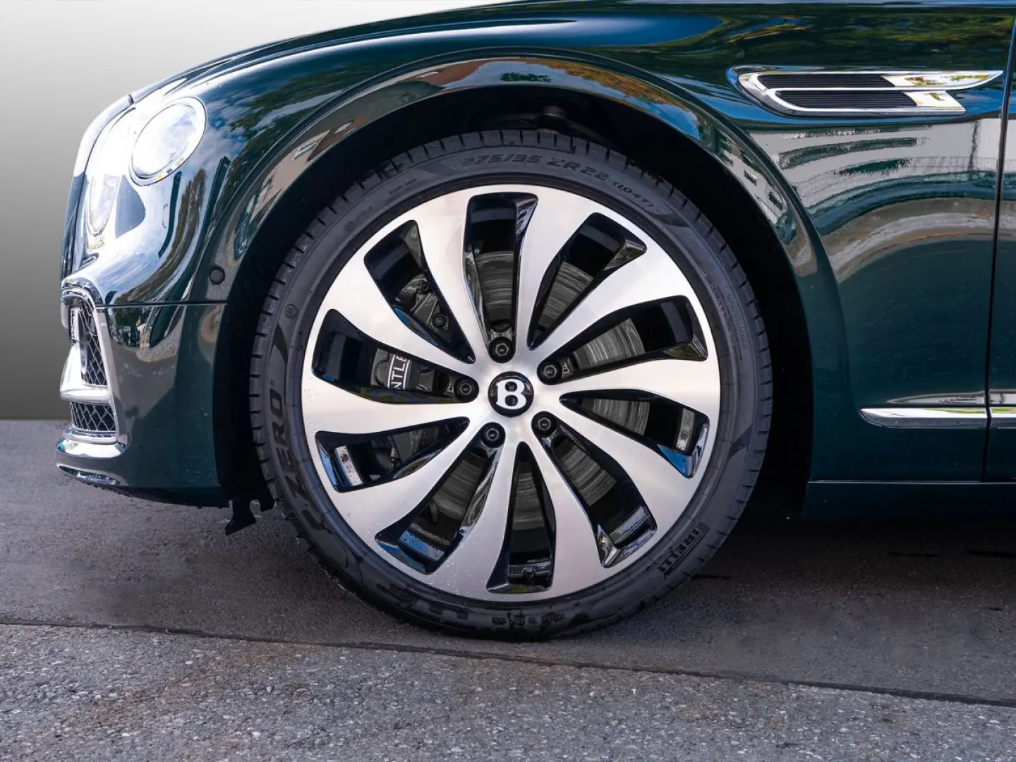 Flying Spur V8   Bentley Nürnberg