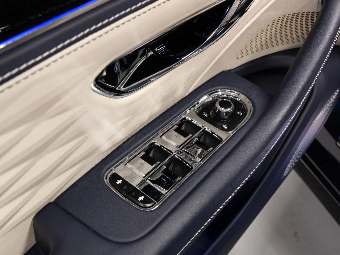 Flying Spur 4.0 V8 TOURING SPEC   B&O   COMFORT