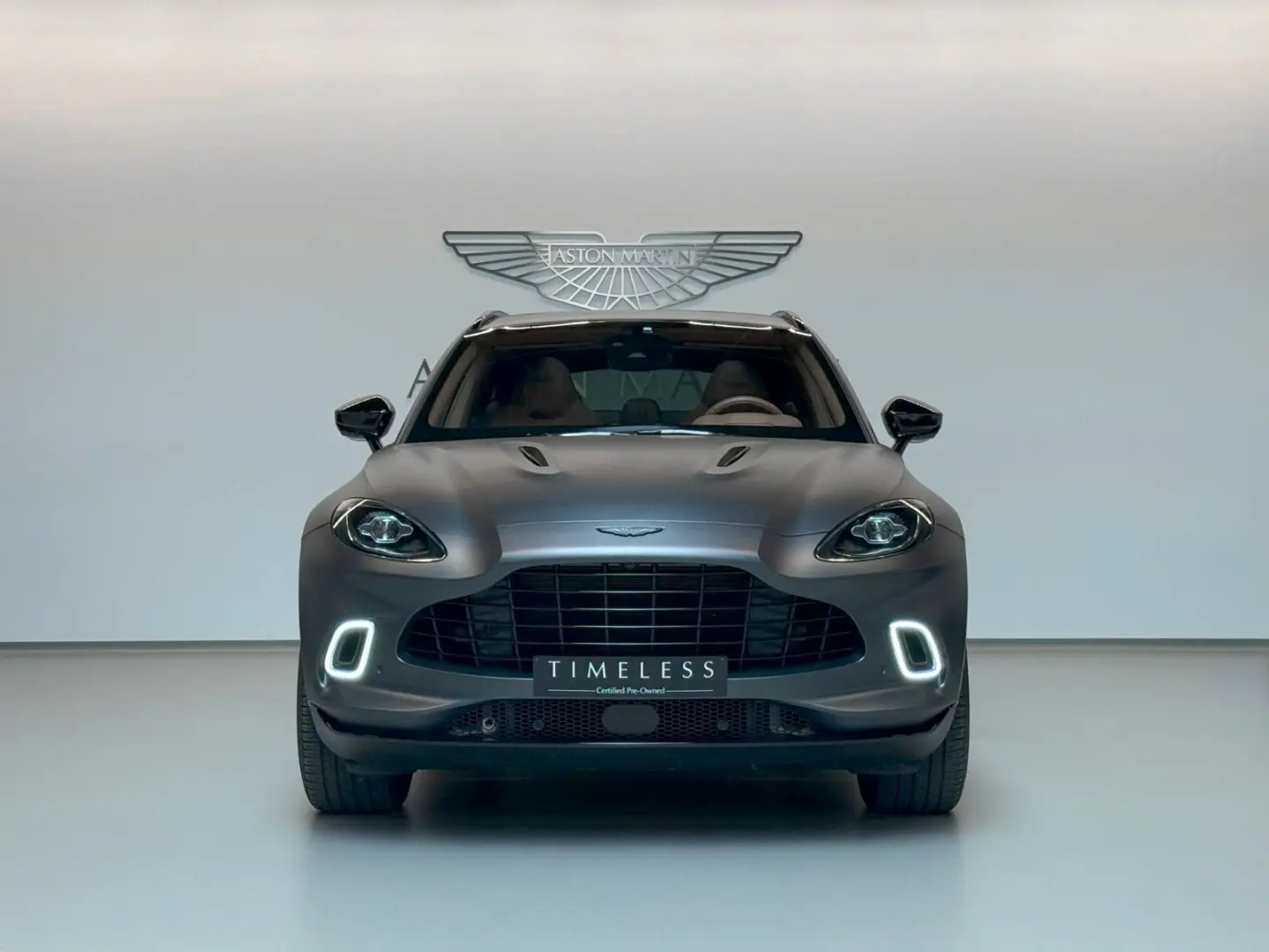 DBX   Aston Martin