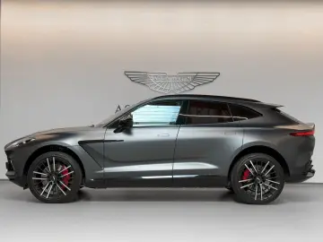 DBX   Aston Martin