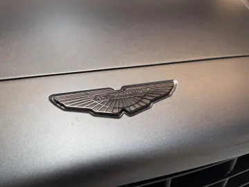 DBX   Aston Martin