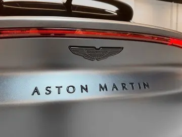DBX   Aston Martin