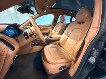 DBX   Aston Martin