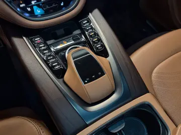 DBX   Aston Martin