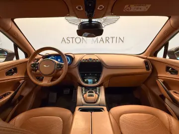 DBX   Aston Martin