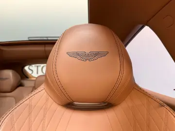 DBX   Aston Martin