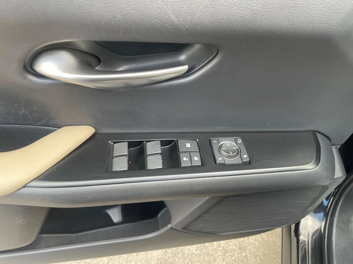 UX250H 2 0 Hybrid Automatik Leder Klima Navi Kam