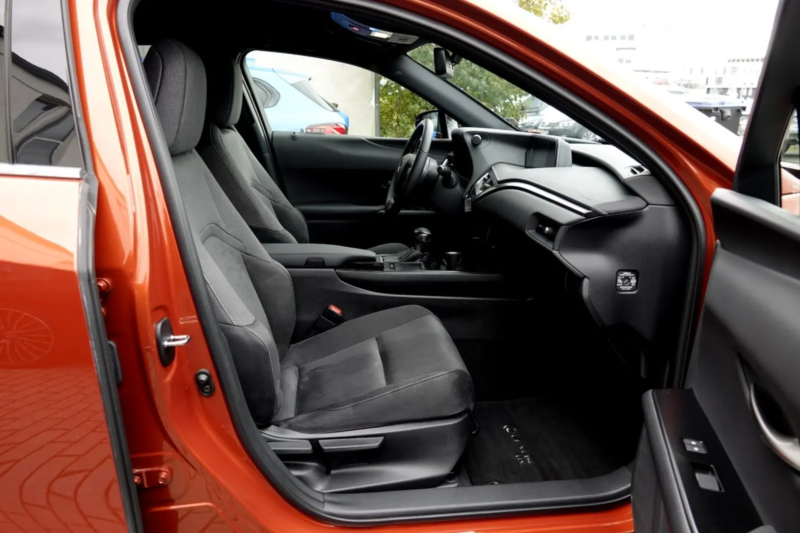 UX 250h  GARANTIE  KAMERA  AHK