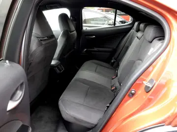 UX 250h  GARANTIE  KAMERA  AHK