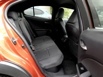 UX 250h  GARANTIE  KAMERA  AHK