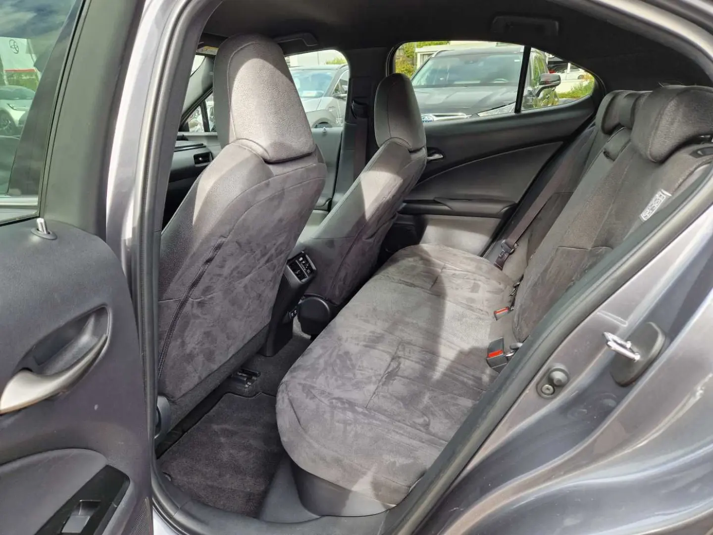 UX 250h Amazing Edition Keyless PDC