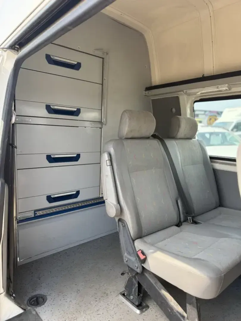 Volkswagen Transporter T5 4MOTION DOKA- 2012 - Atelier mobil