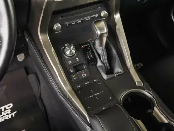 LEXUS NX 300H 2.5
