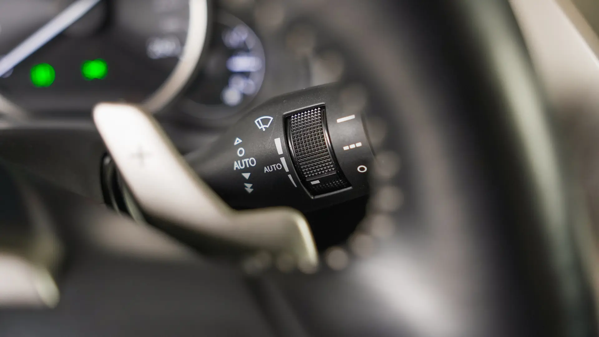 LEXUS NX 300H 2.5