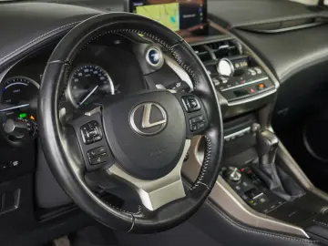 LEXUS NX 300H 2.5