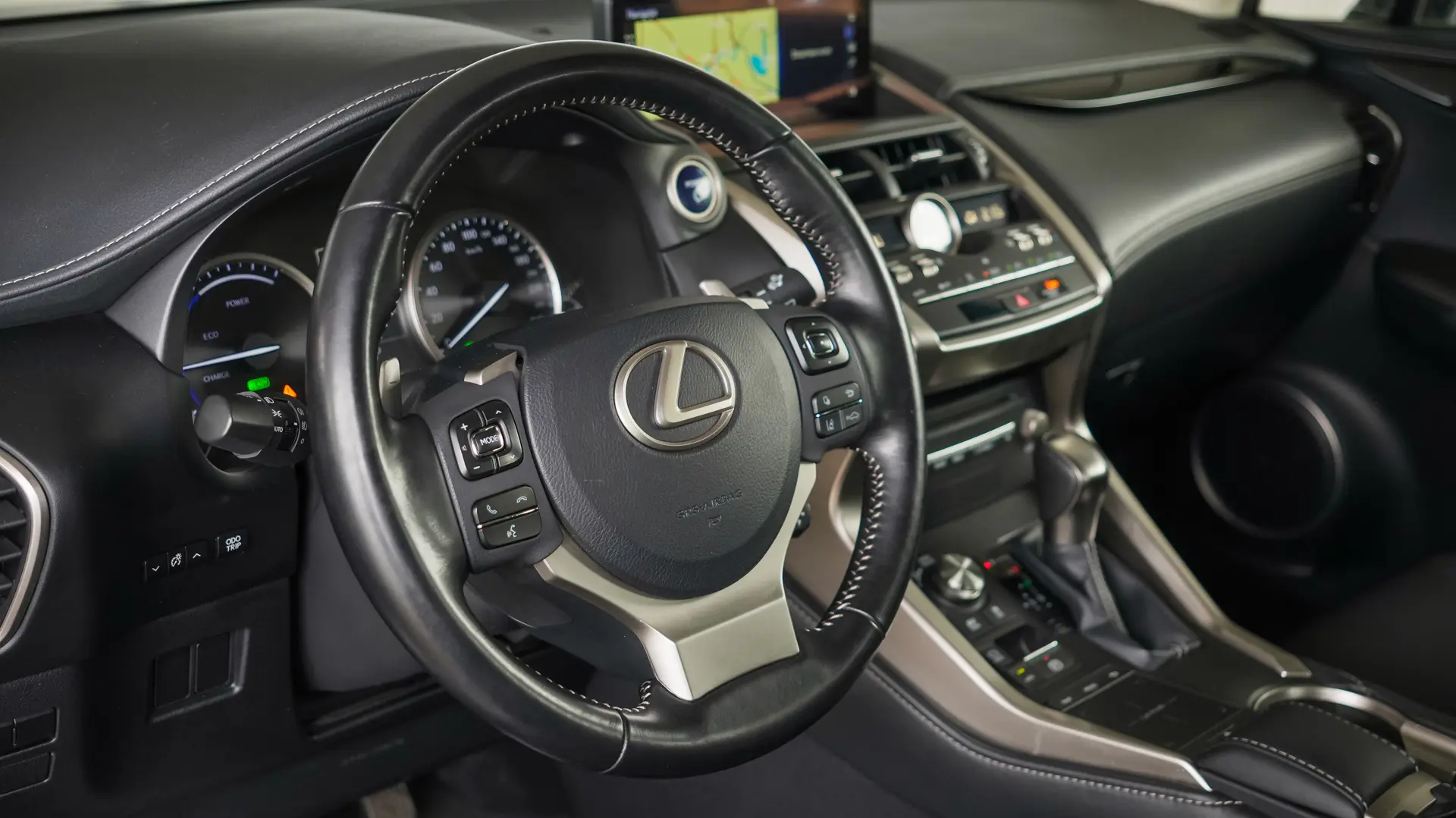 LEXUS NX 300H 2.5