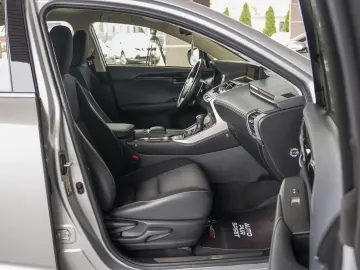 LEXUS NX 300H 2.5