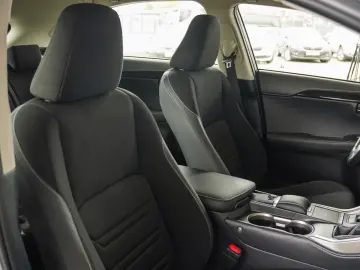 LEXUS NX 300H 2.5