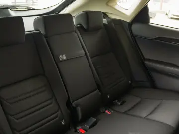 LEXUS NX 300H 2.5
