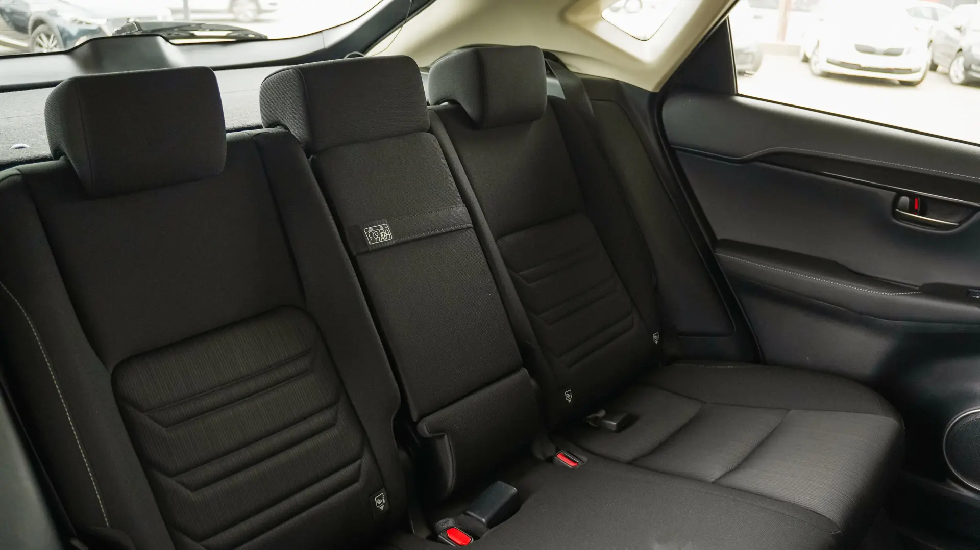 LEXUS NX 300H 2.5