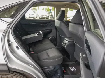LEXUS NX 300H 2.5