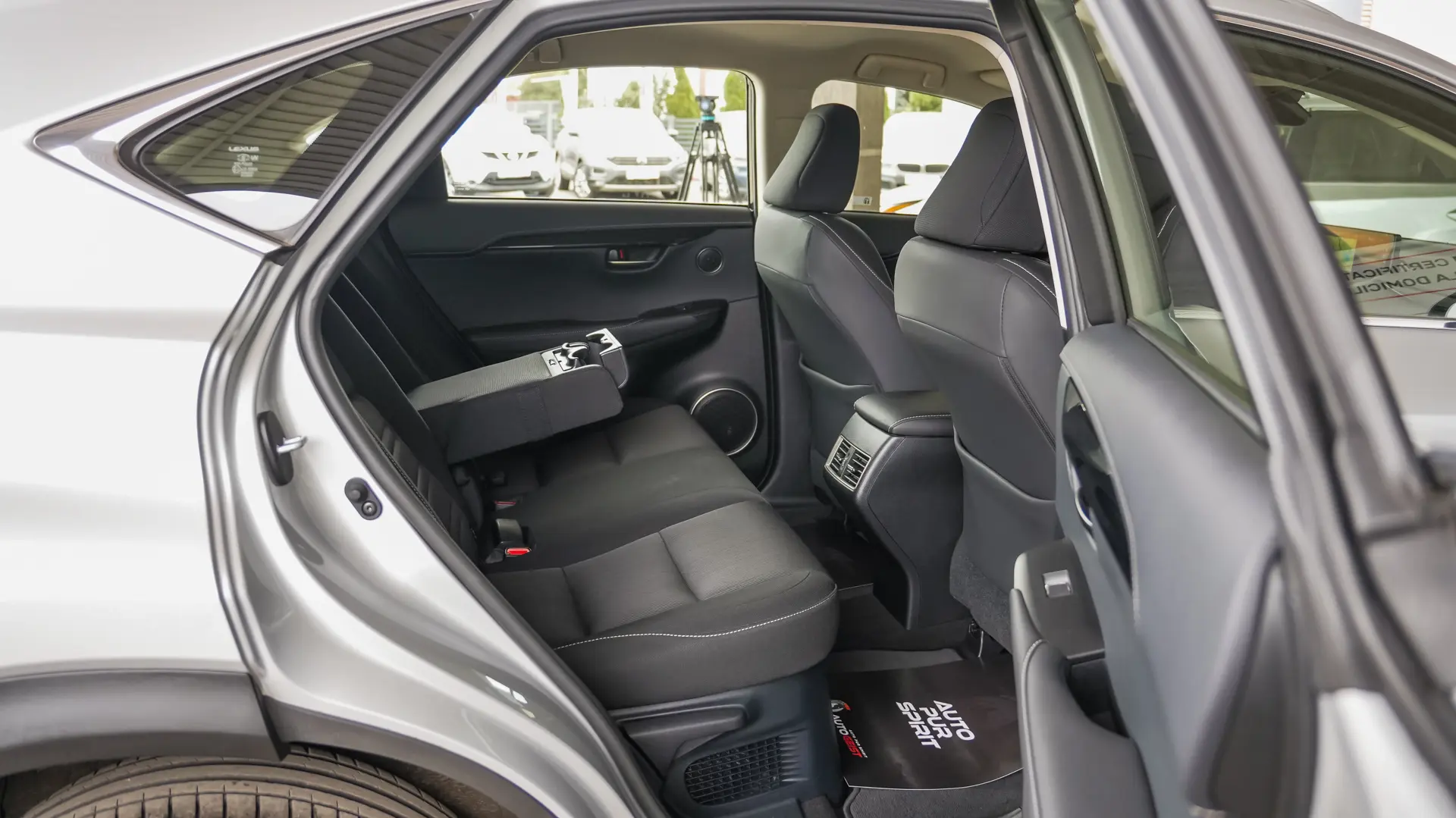 LEXUS NX 300H 2.5