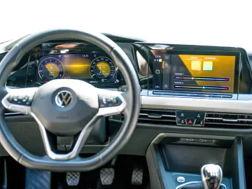 Volkswagen Golf Variant 1.0 TSI Life - Benzina - Manual