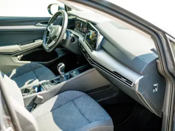 Volkswagen Golf Variant 1.0 TSI Life - Benzina - Manual
