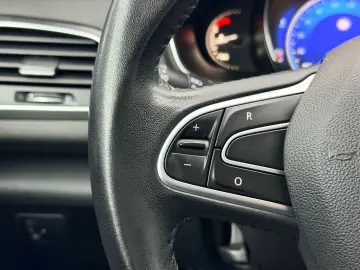 RENAULT MEGANE ENERGY 2017 1.2I E6