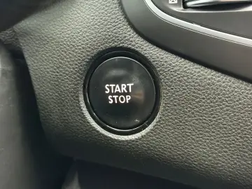 RENAULT MEGANE ENERGY 2017 1.2I E6