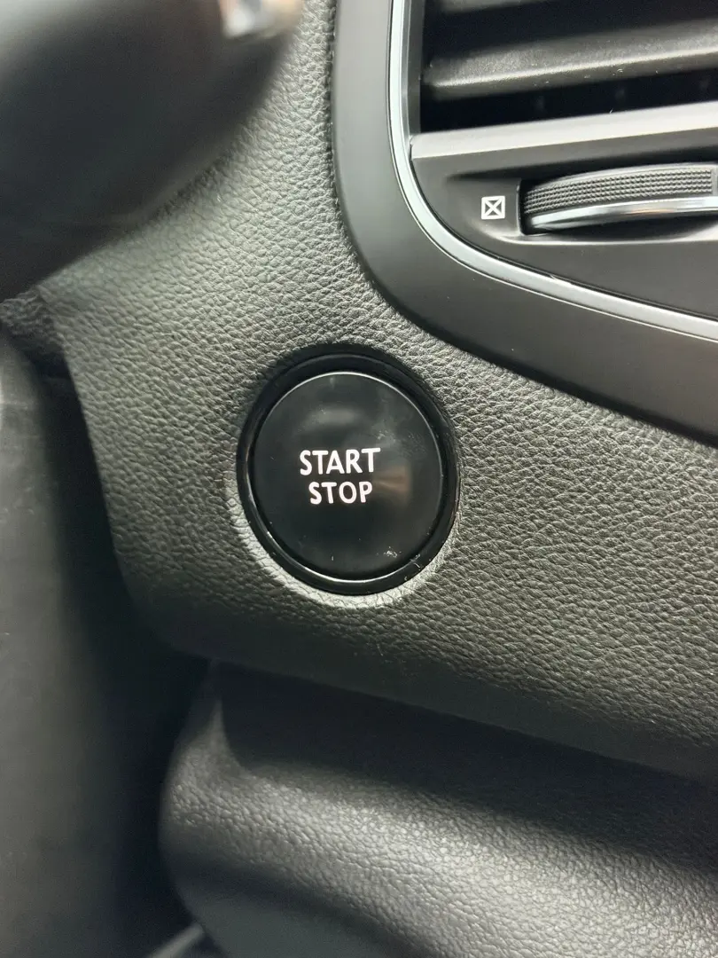 RENAULT MEGANE ENERGY 2017 1.2I E6