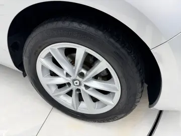 RENAULT MEGANE ENERGY 2017 1.2I E6