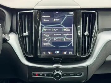 VOLVO XC60 2018 2.0I E6