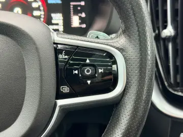 VOLVO XC60 2018 2.0I E6
