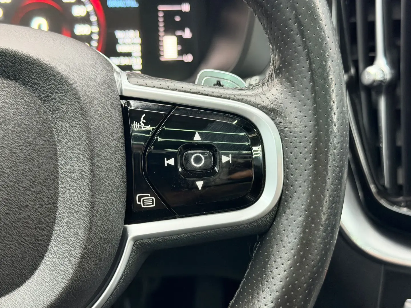 VOLVO XC60 2018 2.0I E6