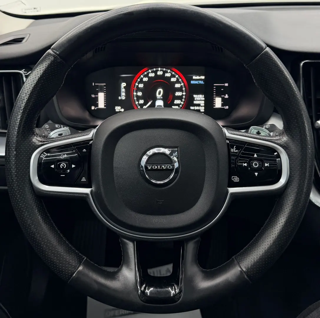 VOLVO XC60 2018 2.0I E6