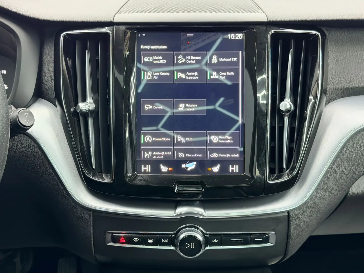 VOLVO XC60 2018 2.0I E6