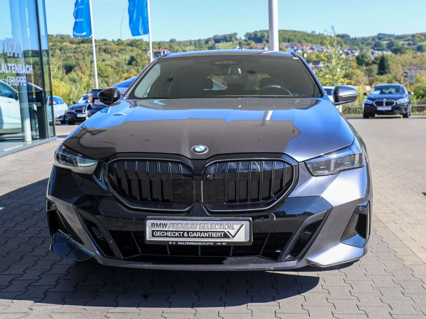 540d Touring xDrive M-Sport Pro STANDHZ AHK B&W