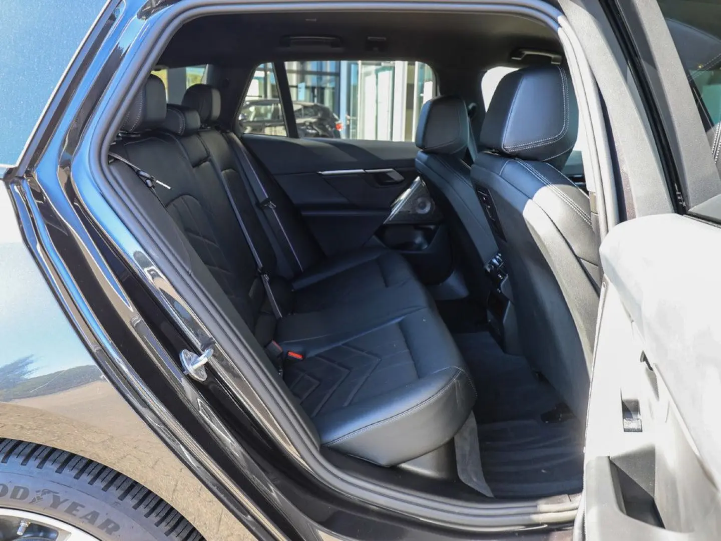 540d Touring xDrive M-Sport Pro STANDHZ AHK B&W