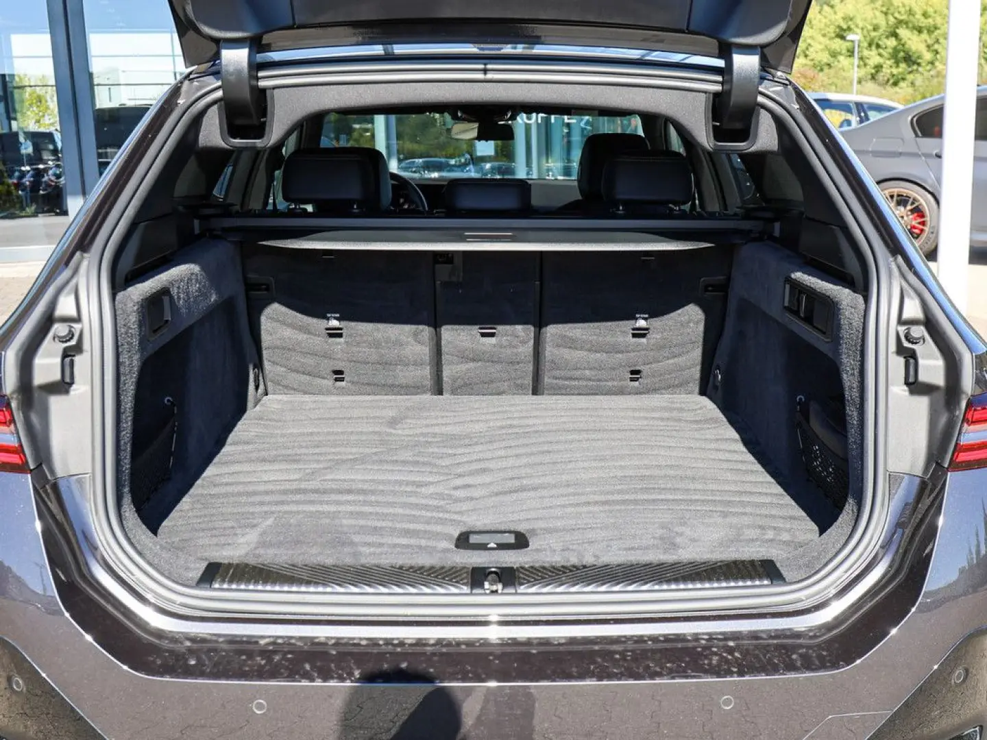 540d Touring xDrive M-Sport Pro STANDHZ AHK B&W