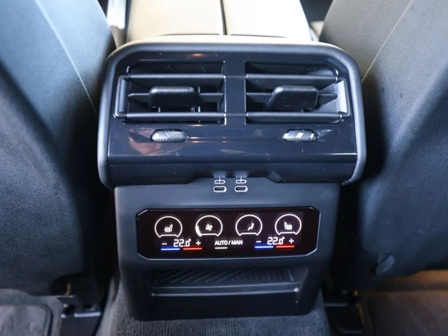 540d Touring xDrive M-Sport Pro STANDHZ AHK B&W