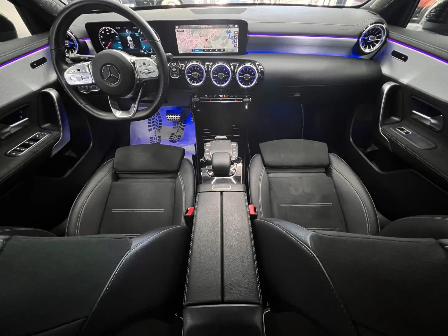 A 180d 8G AMG NIGHT AUGR KAM DAB SOUND TOTW AMBT