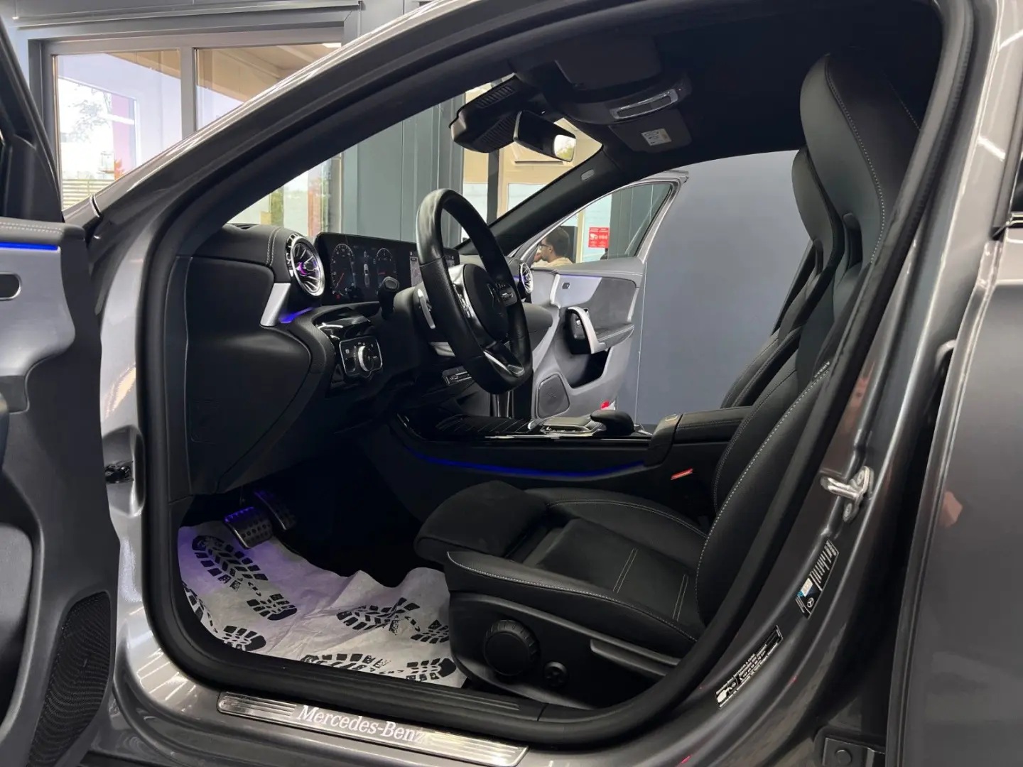 A 180d 8G AMG NIGHT AUGR KAM DAB SOUND TOTW AMBT